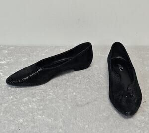 VANELi Ganet Womens Black Snake-Print Texture Pointed-Toe Flat Shoes-Size 8.5S